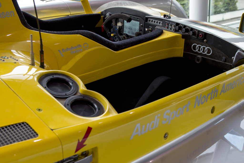 [Audi 98] Audi R8 ALMS 2002