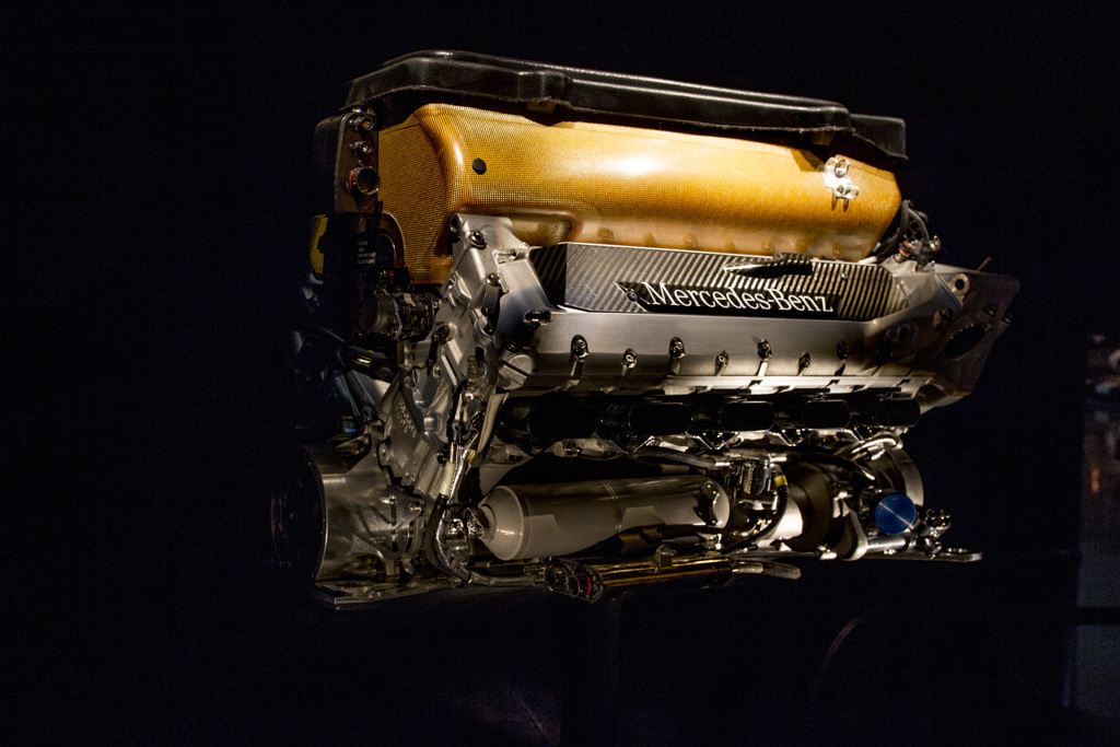 [Mercedes 103] F1 Engine FO110M 2002