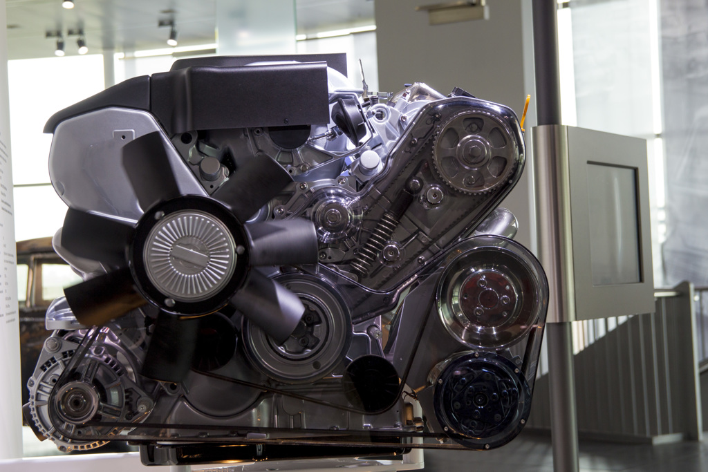 [Audi Museum 122] 3.7L V8 Engine (AKJ)