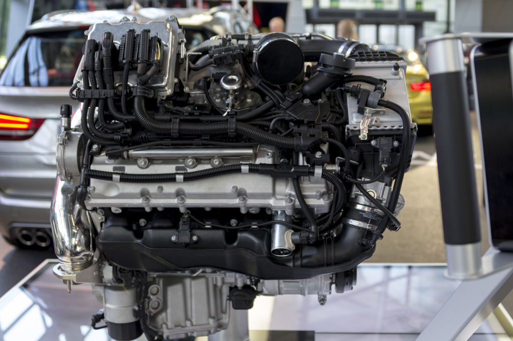 BMW M5(F10) S63B44B V8 Twin Turbo Engine