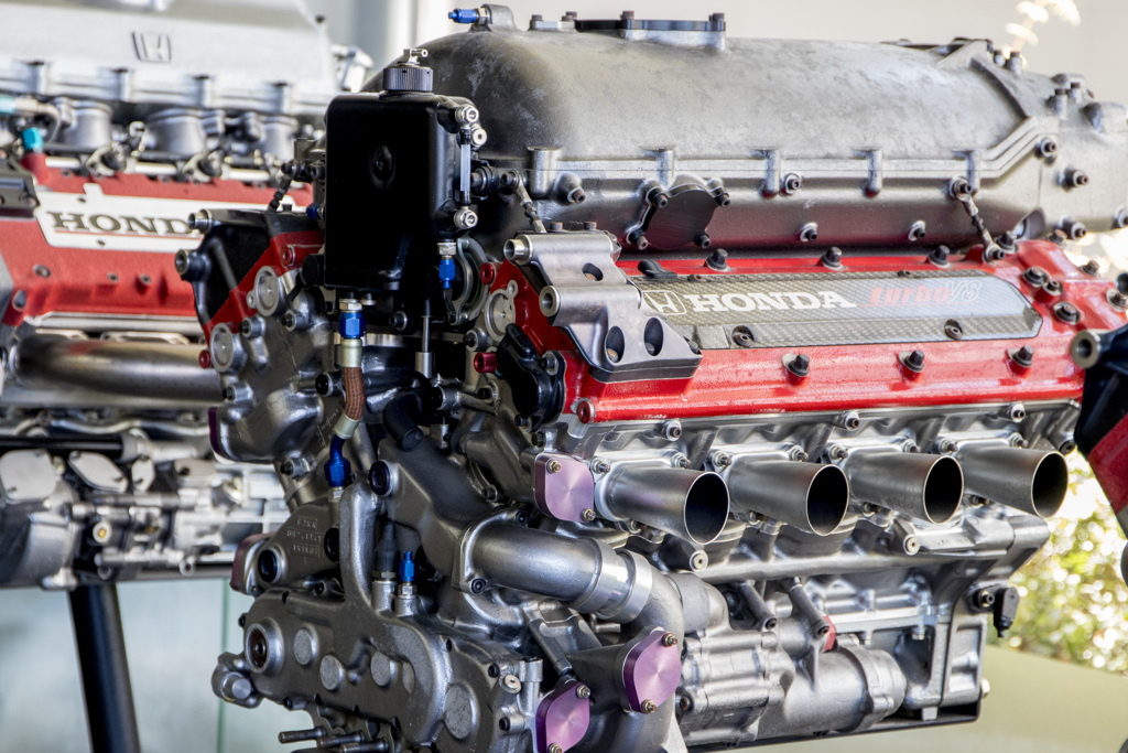 MUGEN 無限 | Indy V8 Turbo Engine, 3