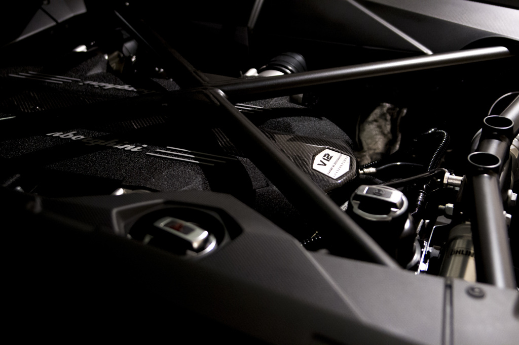Lamborgini Aventador LP700-4 Pirelli 1