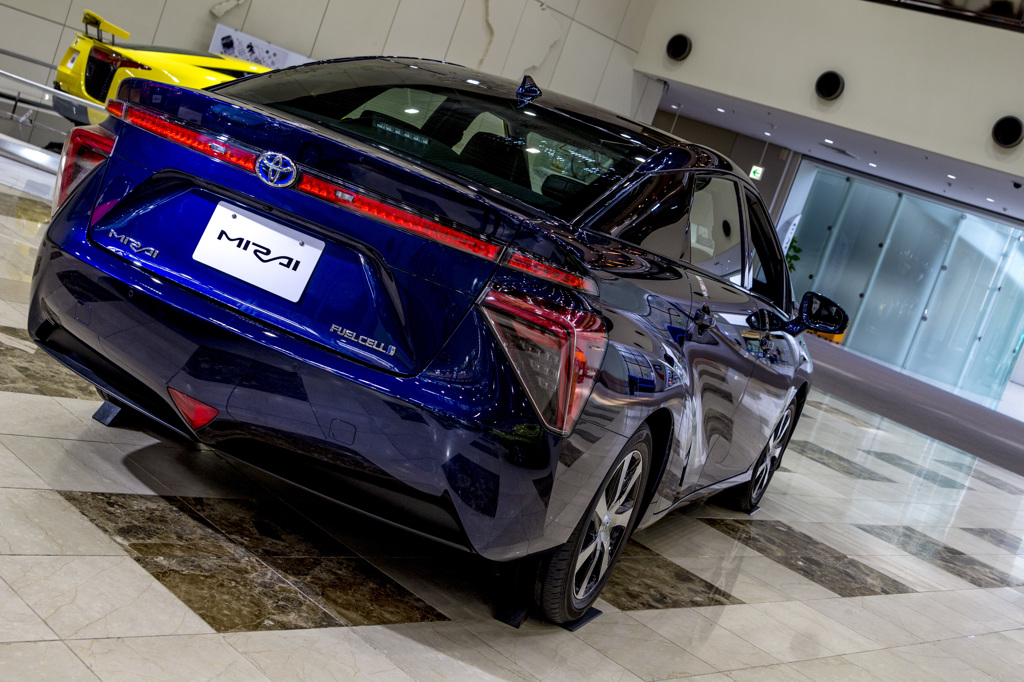 Toyota MIRAI 3