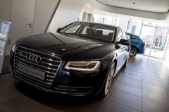 Audi A8L W12 quattro, 1