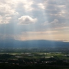 雲の切れ間に