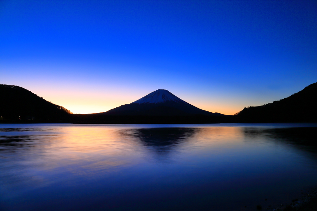 精進湖の夜明け前