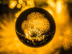 玉の中の花火