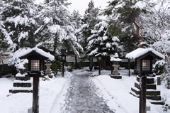 雪の境内