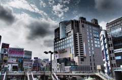 ドラマチックな八王子駅前
