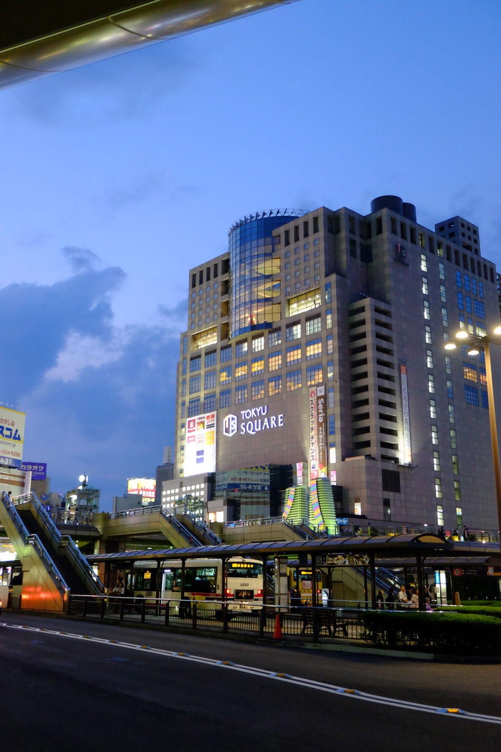 八王子駅前の夜景