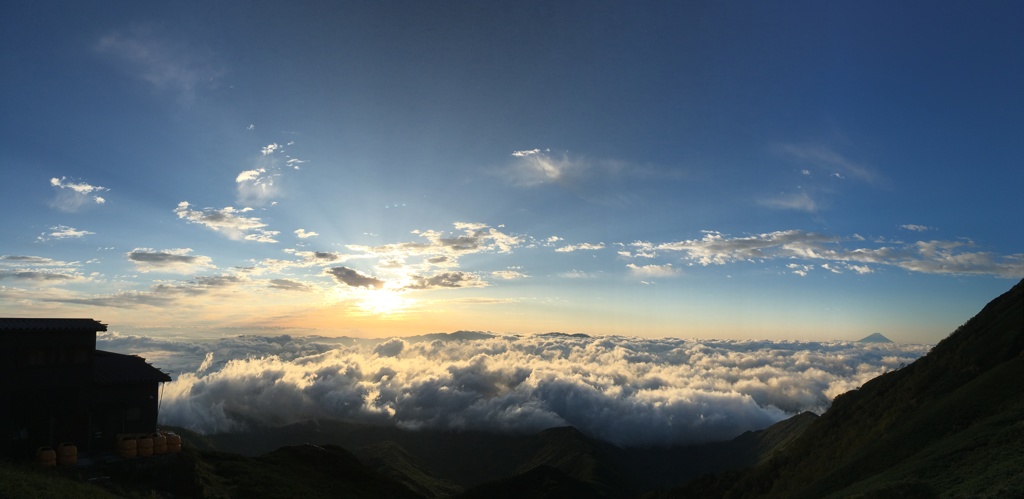 赤岳天望荘からの朝日