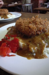R1198204　「さふらん」のフライドハンバーグカレー