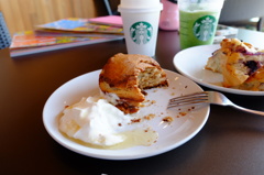 ホイップクリームにハチミツたっぷり