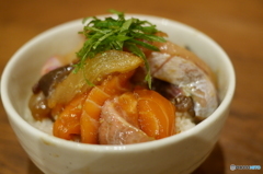 まかない海鮮丼