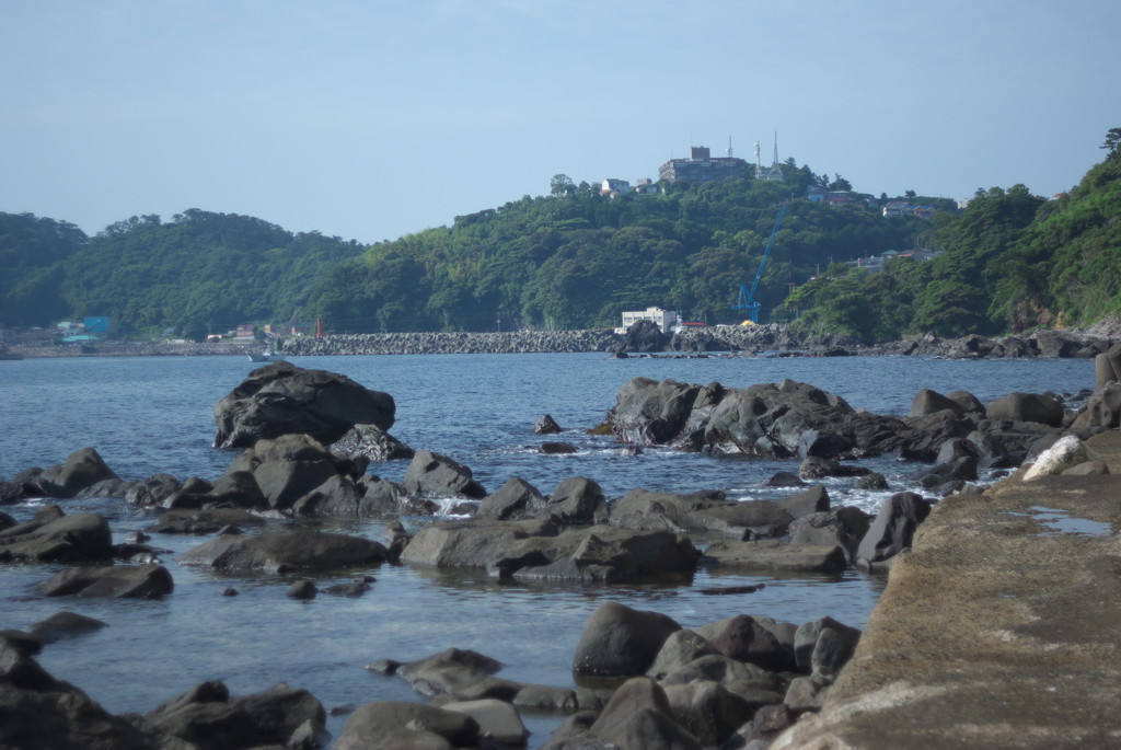 真鶴　岩海岸岩場