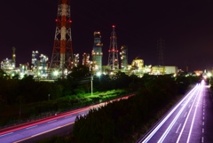 夜の工業地帯