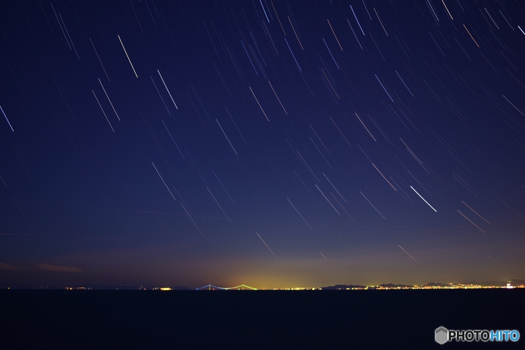 大阪湾と流れる星
