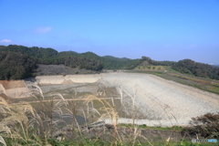 水を抜かれて空っぽの城山湖37