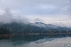 霧の宮ヶ瀬湖1