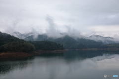 霧の宮ヶ瀬湖2