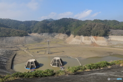 水を抜かれて空っぽの城山湖45