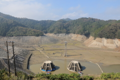 水を抜かれて空っぽの城山湖29