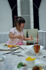 初めての披露宴で、