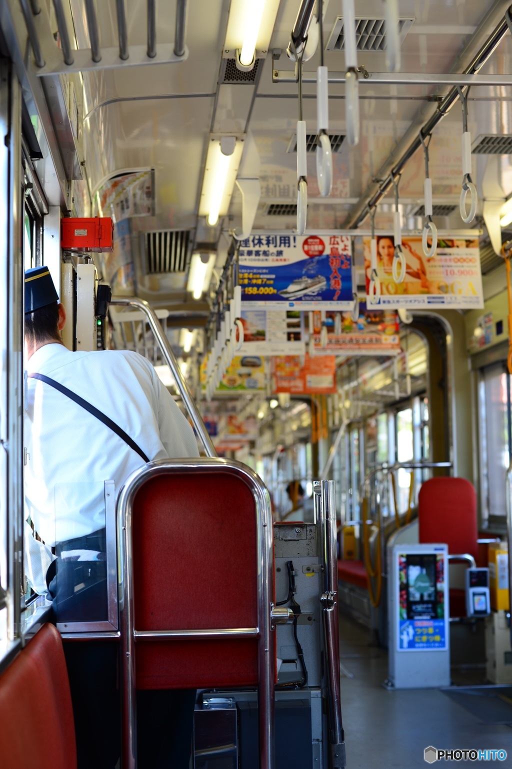 車掌のいる路面電車