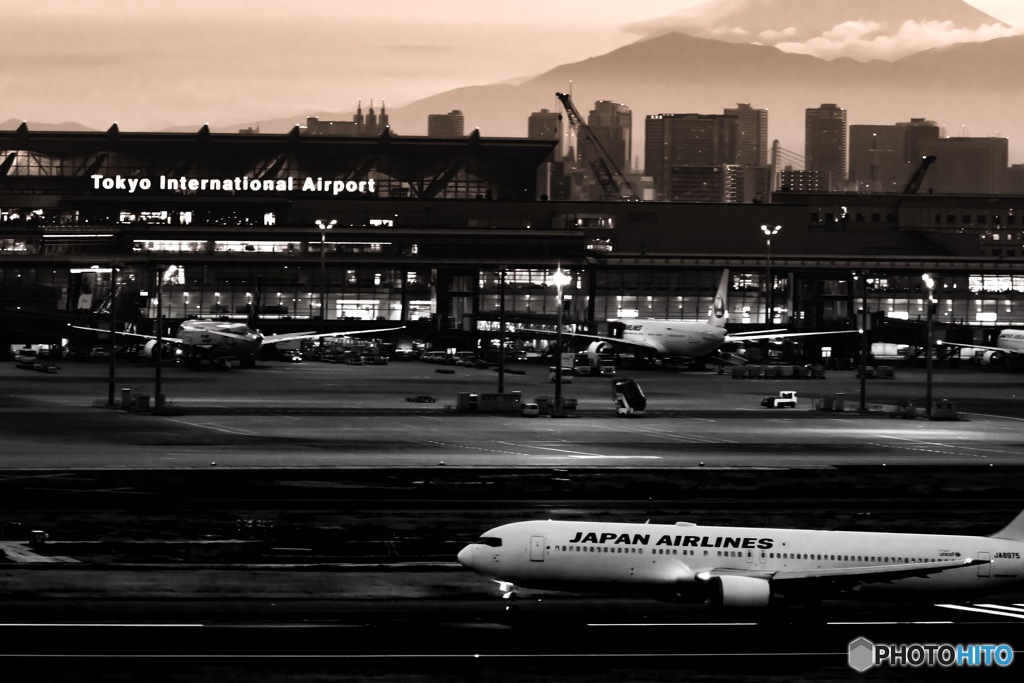 Tokyo Airport 