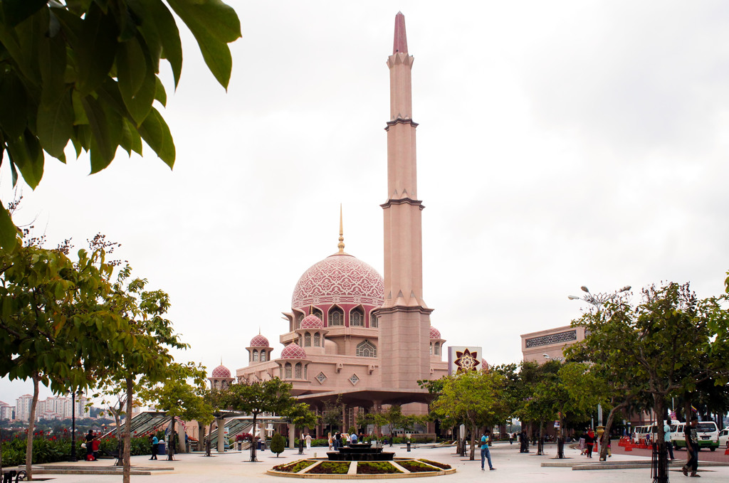 ヌーディーピンクのモスク