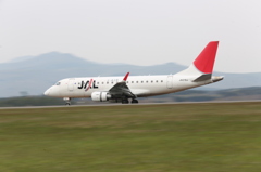 J-AIR　ERJ-170 　（JA219J)