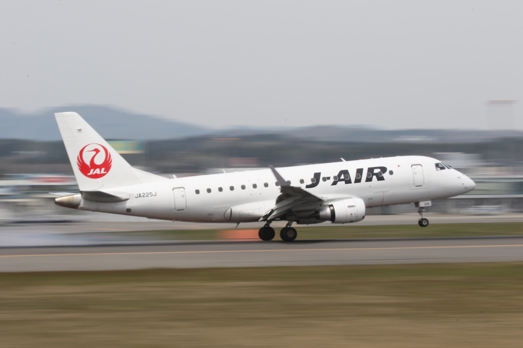 ERJ-170 (J-AIR）