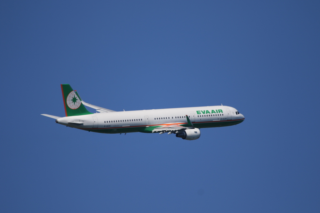 上昇中（EVA B-16215)。