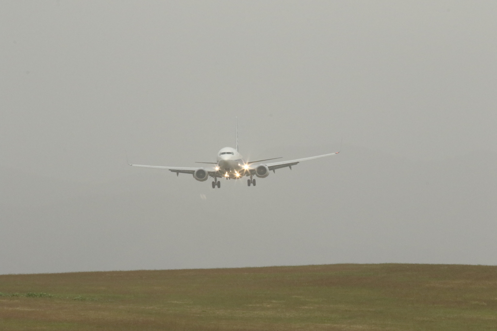 黄砂の中の着陸