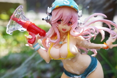 Poolside is careful ♪