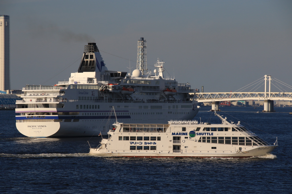 ぱしふぃっくびいなす　と　マリーンシャトル