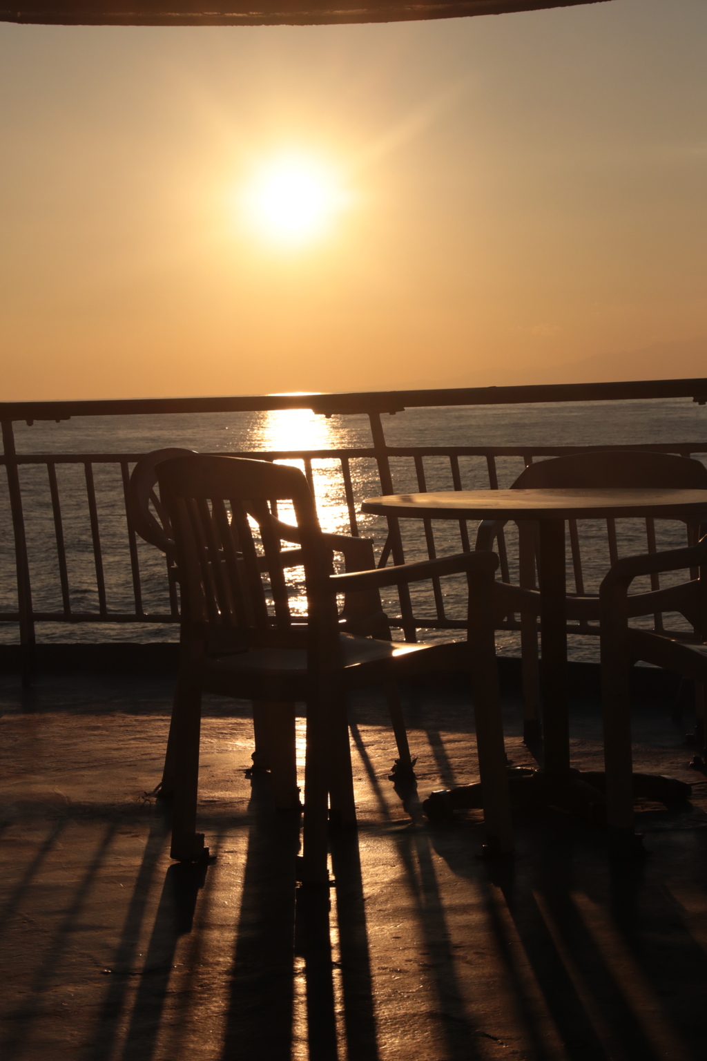 東京湾、元日の夕日
