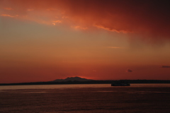 東京湾、元日の夕日