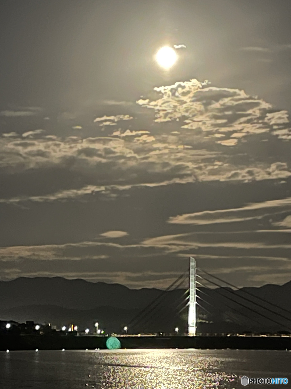 iPhone12から撮った満月