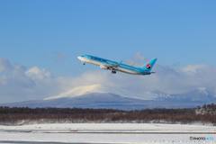 冬の山と飛行機Ⅰ