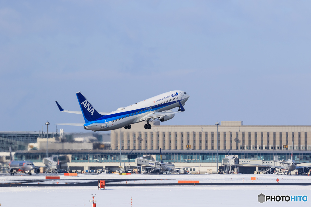 ANA B737 TakeOff
