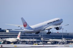 JAL777 TakeOff