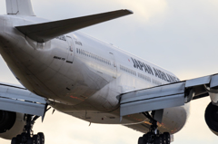 JAL 777