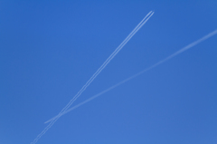 Cross Contrail