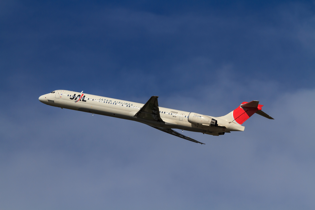JAL MD90