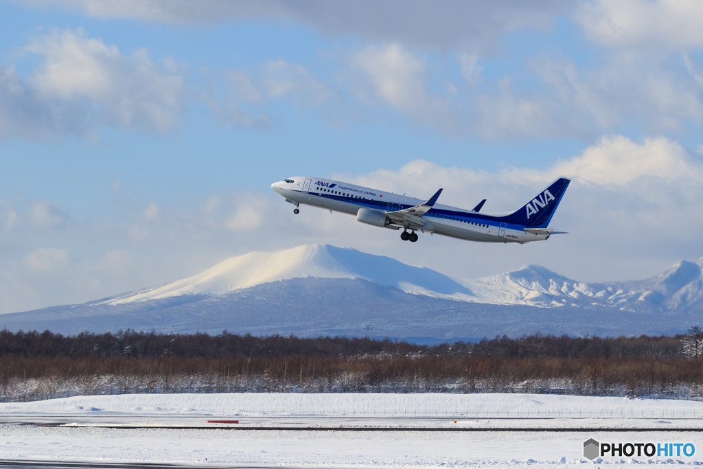 冬の山と飛行機Ⅱ