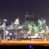 夜の工場