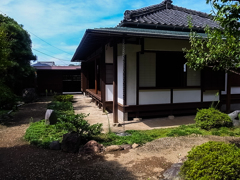 初秋の日を浴びて 初秋の日を浴びて