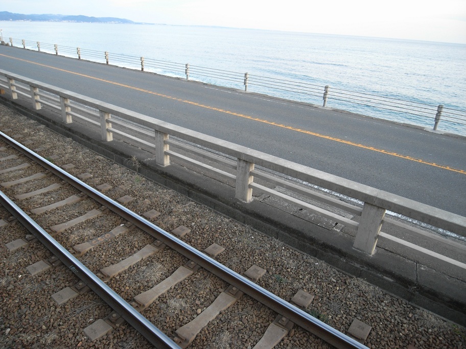 海岸沿いの線路A