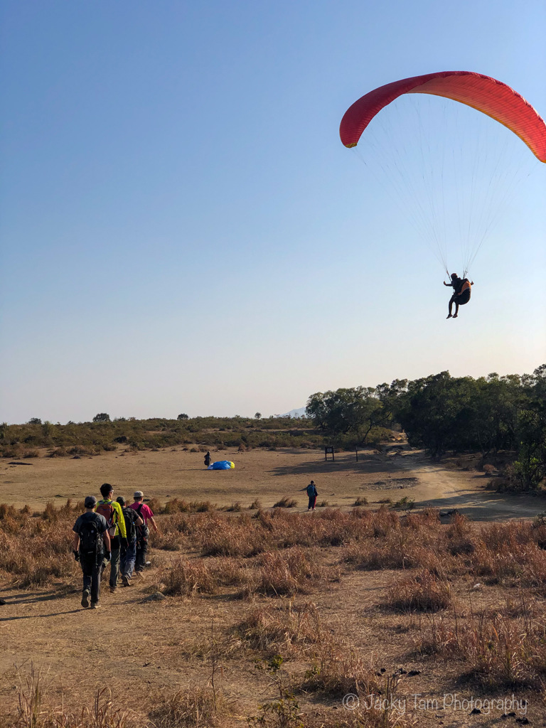 Hiking vs Paragliding